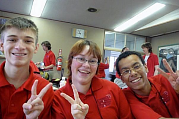 http://i443.photobucket.com/albums/qq151/pterror09/5609_120566976423_670331423_3057425.jpg