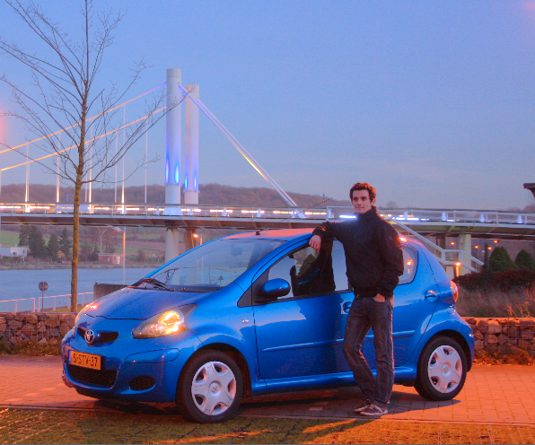 http://i443.photobucket.com/albums/qq154/mini1300freak/Aygo4_zps6fcbf159.png