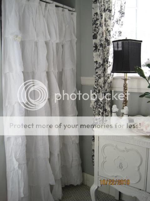 SHABBY COTTAGE BEACH FRENCH CHIC COUNTRY WHITE TIER RUFFLED SHOWER 